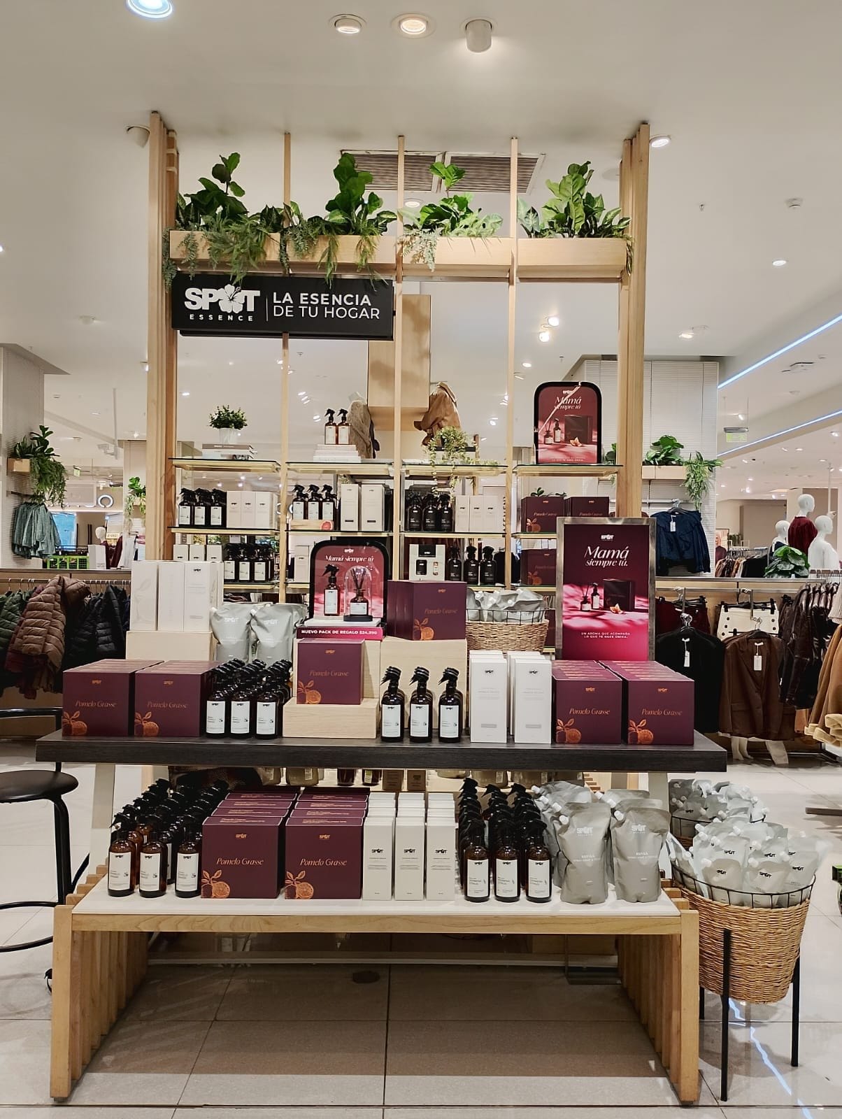 Interior de Corner Falabella Parque Arauco en Las Condes